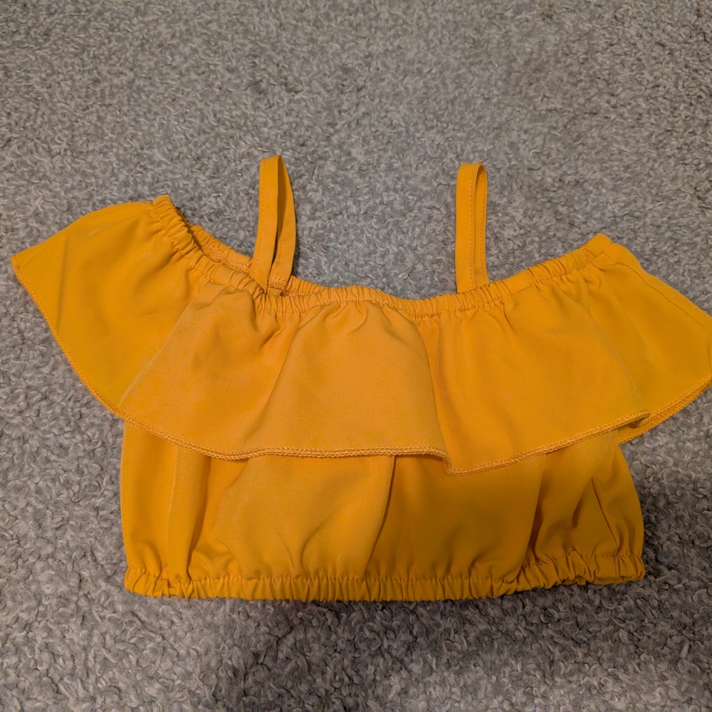 Yellow Ruffle Crop Top and Sunflower Print Shorts Set - Picture 5 of 7